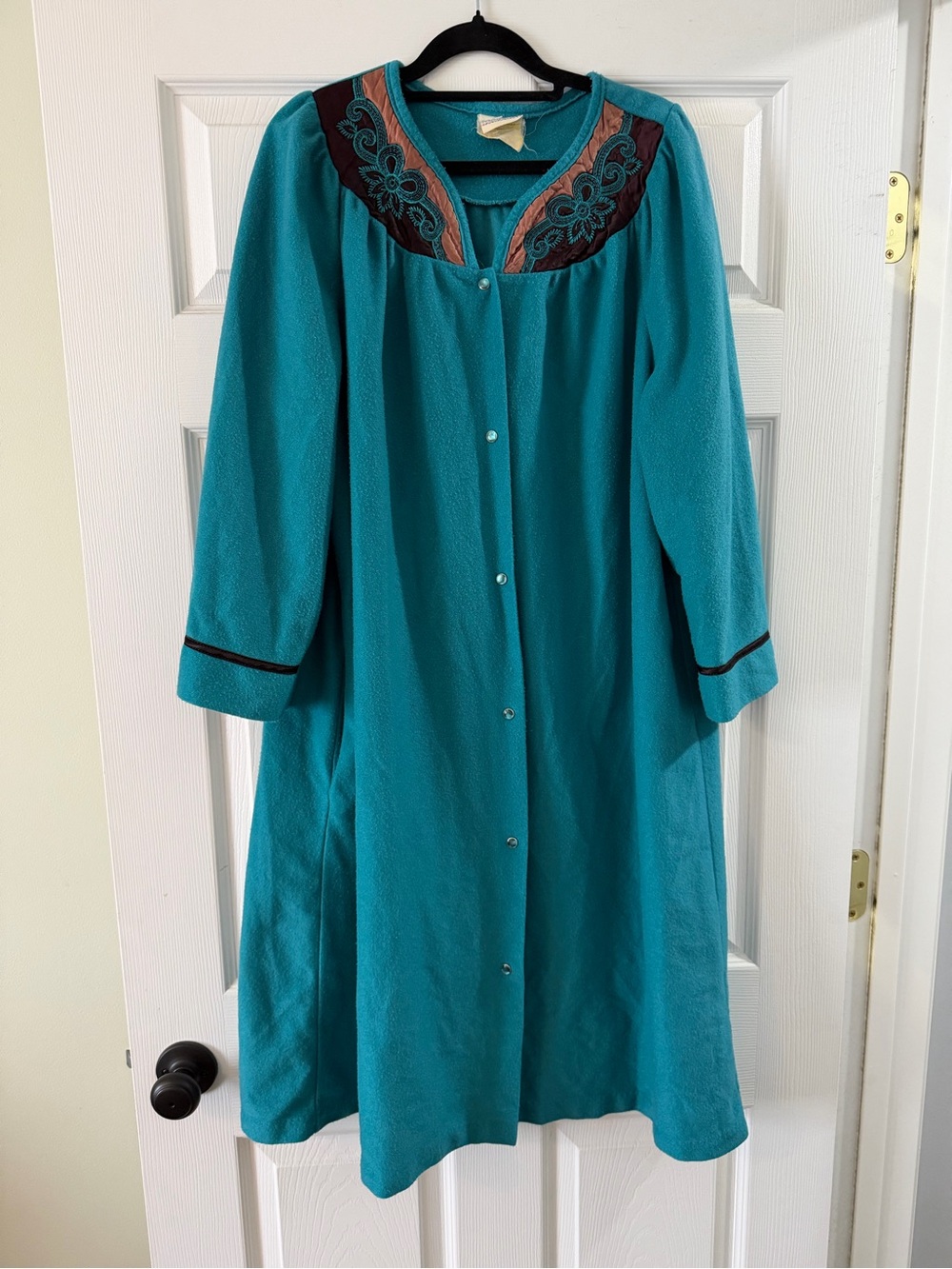 Long Teal Women's Snap-Front Robe with Embroidered Yoke